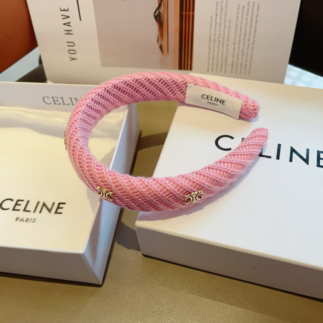 配包装
CELINE（赛琳）韩国新品小清新字母毛线发箍，佩戴舒适无压力，造型搭配必备！时尚外出百搭款发饰