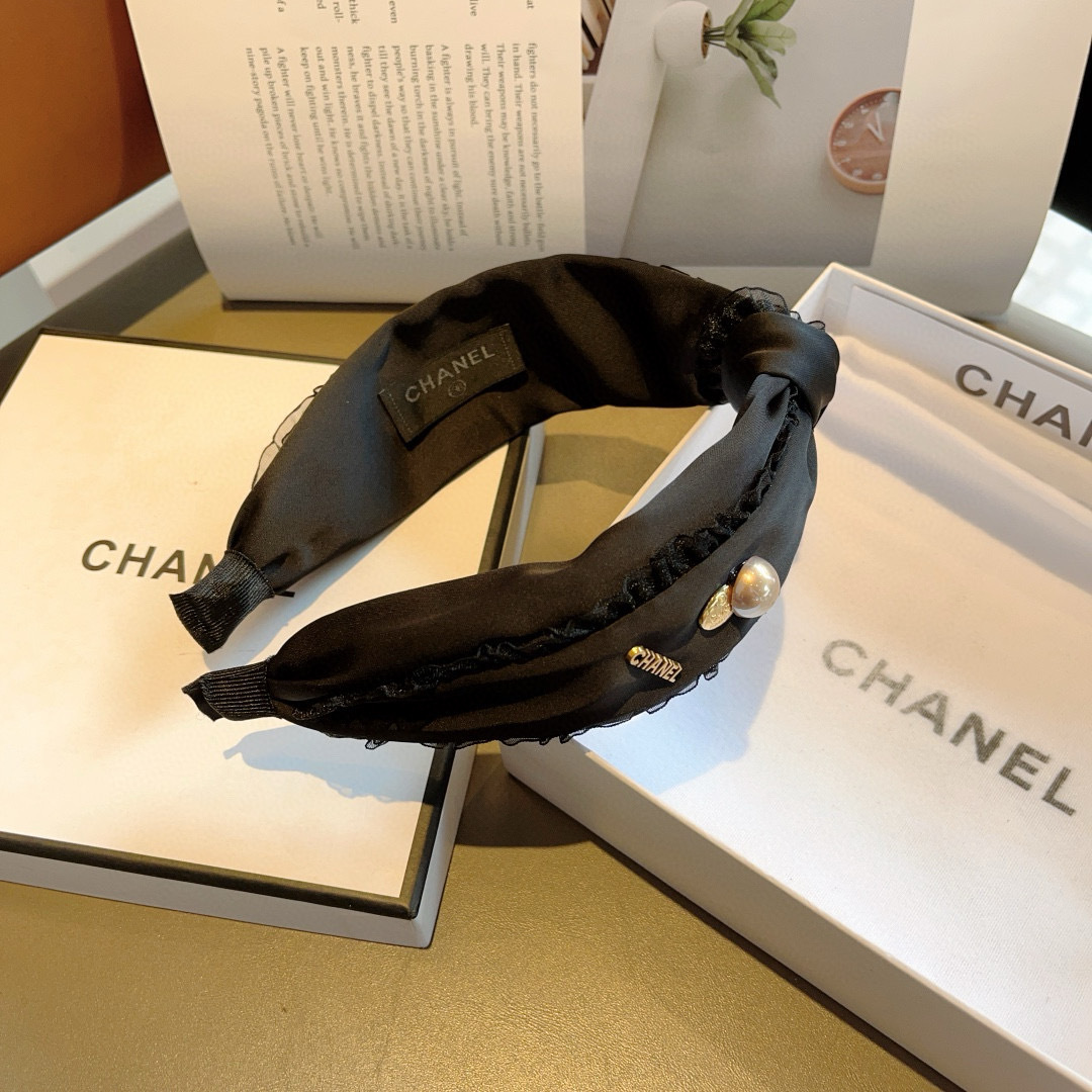 配包装
CHANEL（香奈儿）最新款小香发箍，新品巨显脸小头箍，网红爆款推荐 搭配高端双Ｃlogo ，超