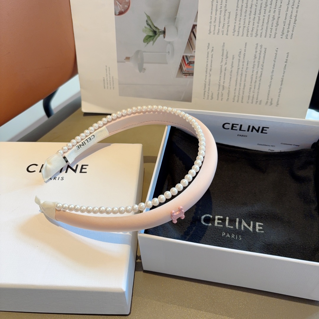 配包装
CELINE（赛琳）新品网红珍珠发箍，佩戴舒适无压力，造型搭配必备！时尚外出百搭款发饰！