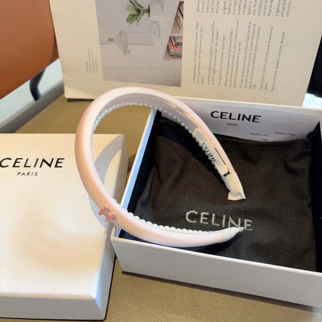 配包装
CELINE（赛琳）新品网红珍珠发箍，佩戴舒适无压力，造型搭配必备！时尚外出百搭款发饰！