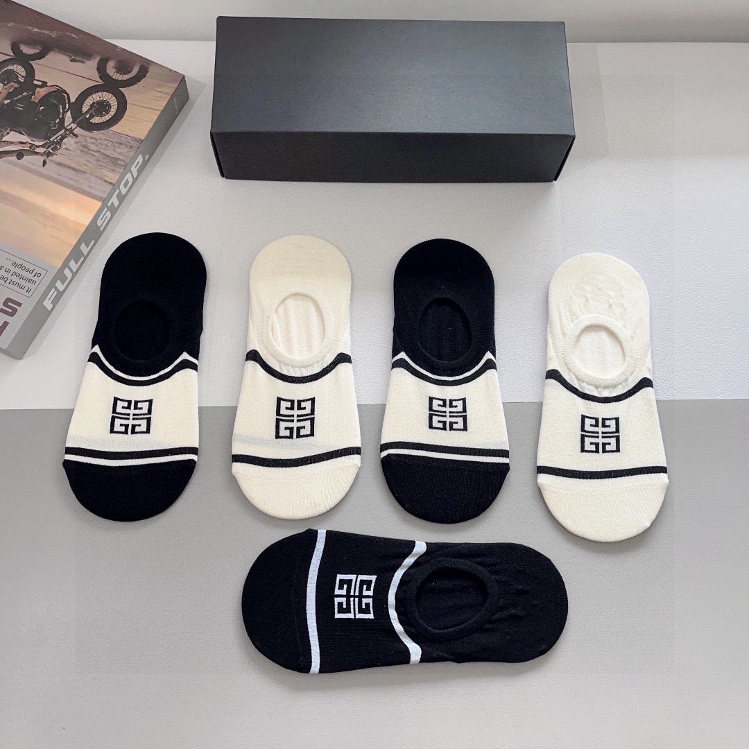 配包装（一盒5双） 🌟 纪梵希船袜 超火爆小单品，潮人必备 爆款，个性时尚百搭款，！你值得拥有哦💗精梳棉