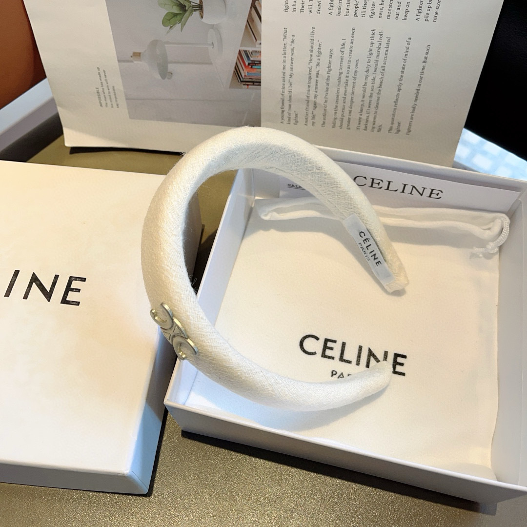 配包装
CELINE（赛琳）官方经典新款螺纹褶皱发箍，女神必备头箍，非常舒时尚百搭，舒适潮流款！