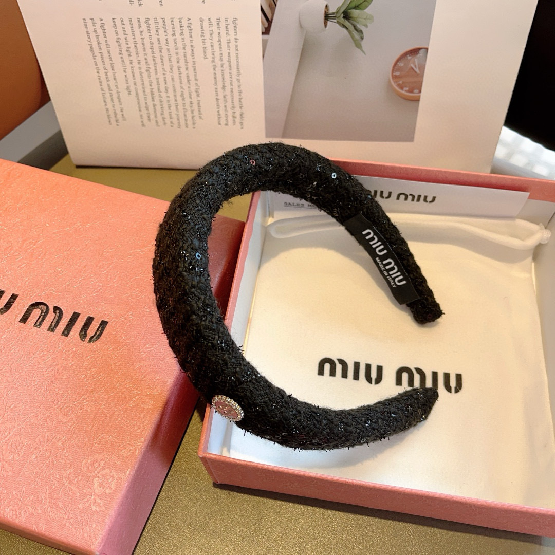 配包装
MIUMIU（缪缪）新款甜美字母手工制作发箍，少女感简约百搭头箍、潮女必备品，超级的高大上！多色