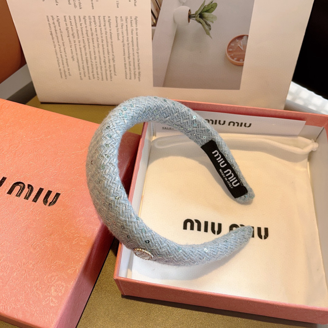 配包装
MIUMIU（缪缪）新款甜美字母手工制作发箍，少女感简约百搭头箍、潮女必备品，超级的高大上！多色
