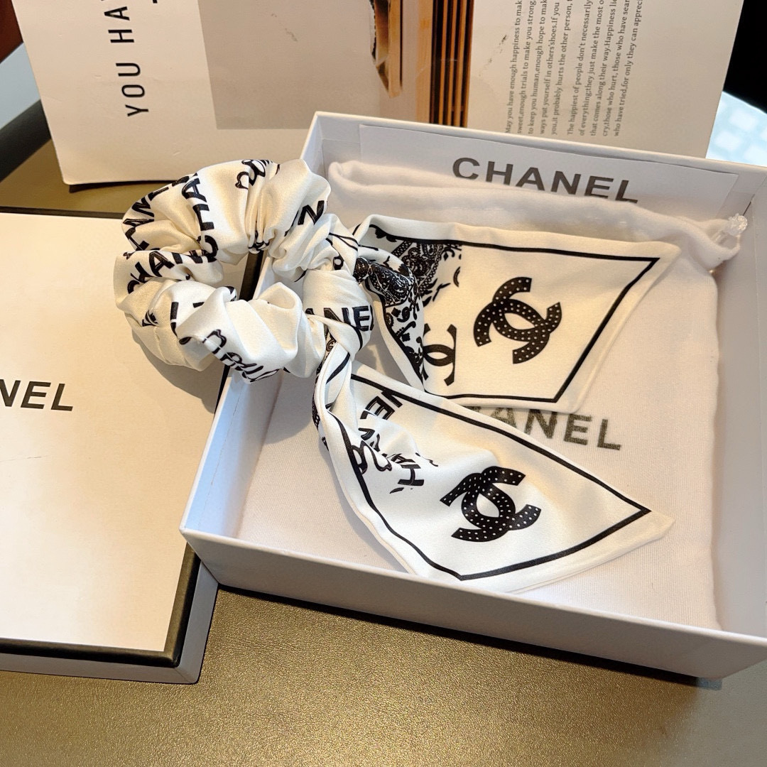 配包装
CHANEL （香奈儿）双C字母飘带马尾发圈 蝴蝶结肠圈，高档韩版皮筋，经典花型设计， 高端大气
