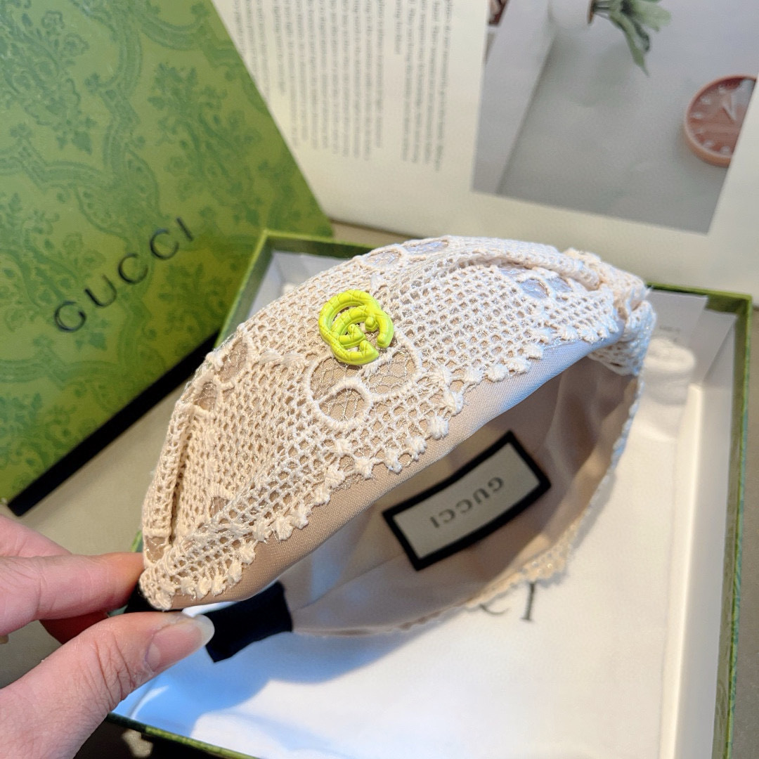 配包装
Gucci古奇 网红经典新款花边布艺发箍，女神必备单品头箍，非常百搭，时尚潮流款！