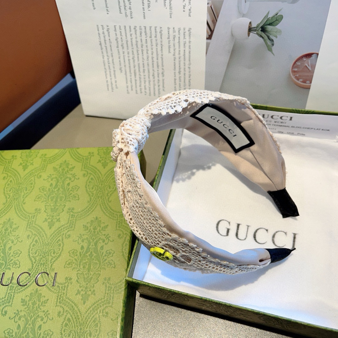 配包装
Gucci古奇 网红经典新款花边布艺发箍，女神必备单品头箍，非常百搭，时尚潮流款！
