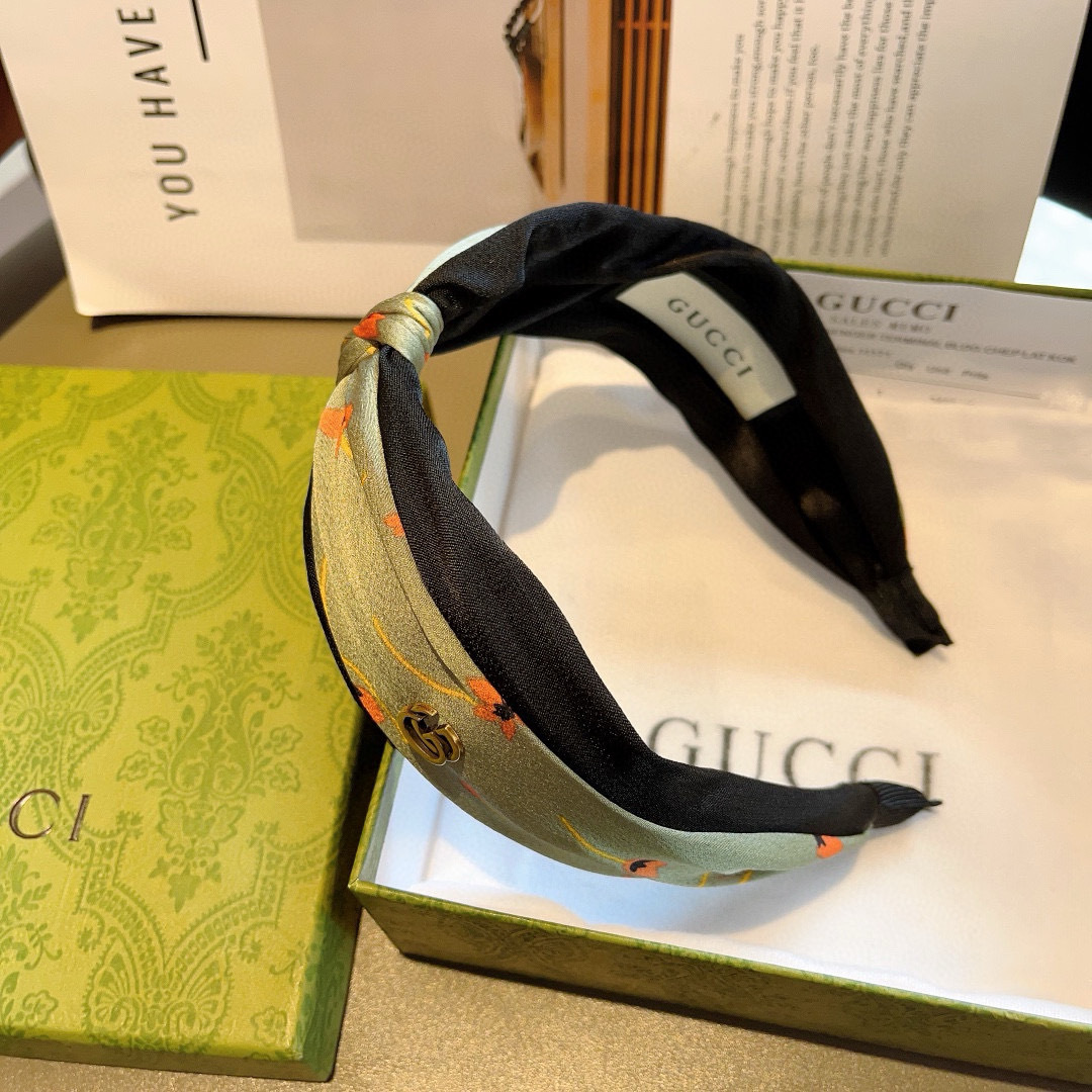 配包装
Gucci古奇 网红经典新款发箍，女神必备单品头箍，非常百搭，时尚潮流， 火爆 多色出货...
