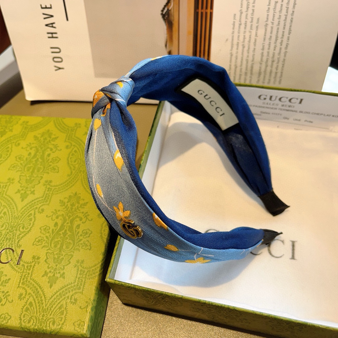 配包装
Gucci古奇 网红经典新款发箍，女神必备单品头箍，非常百搭，时尚潮流， 火爆 多色出货...