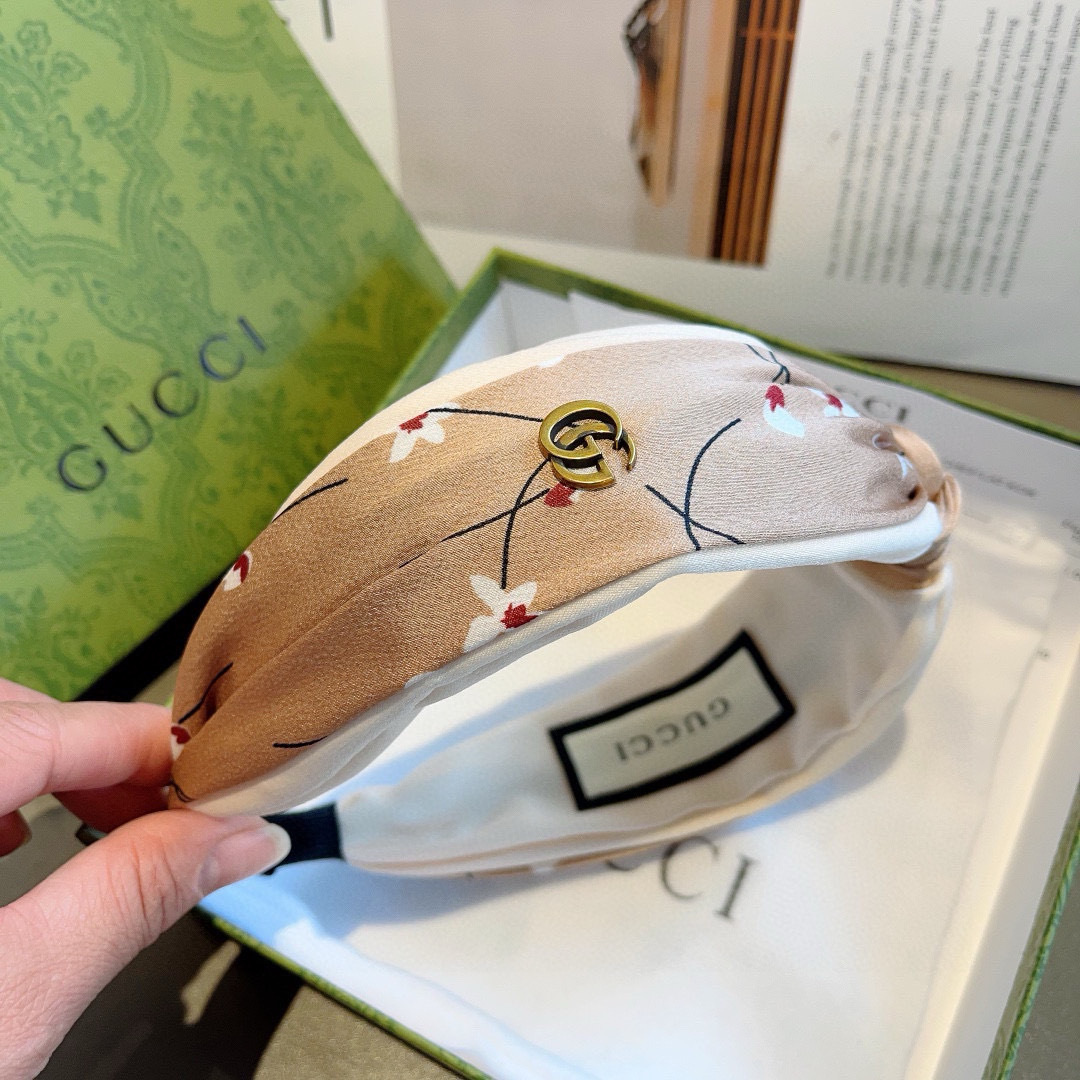 配包装
Gucci古奇 网红经典新款发箍，女神必备单品头箍，非常百搭，时尚潮流， 火爆 多色出货...