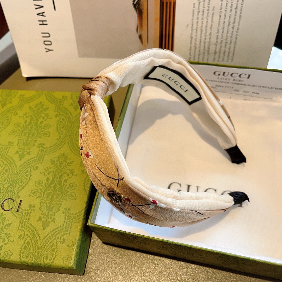配包装
Gucci古奇 网红经典新款发箍，女神必备单品头箍，非常百搭，时尚潮流， 火爆 多色出货...