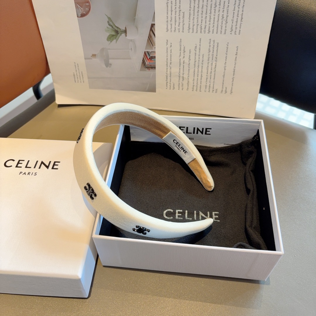 配包装
CELINE（赛琳）网红爆款缎面发箍 佩戴舒适无压力，造型搭配必备头箍！非常时尚百搭！女神必备！