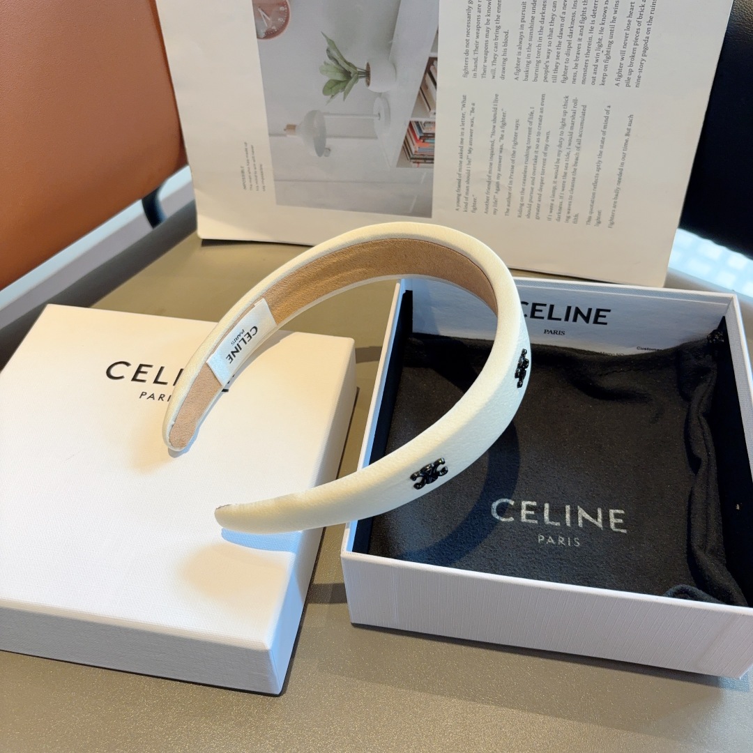 配包装
CELINE（赛琳）网红爆款缎面发箍 佩戴舒适无压力，造型搭配必备头箍！非常时尚百搭！女神必备！