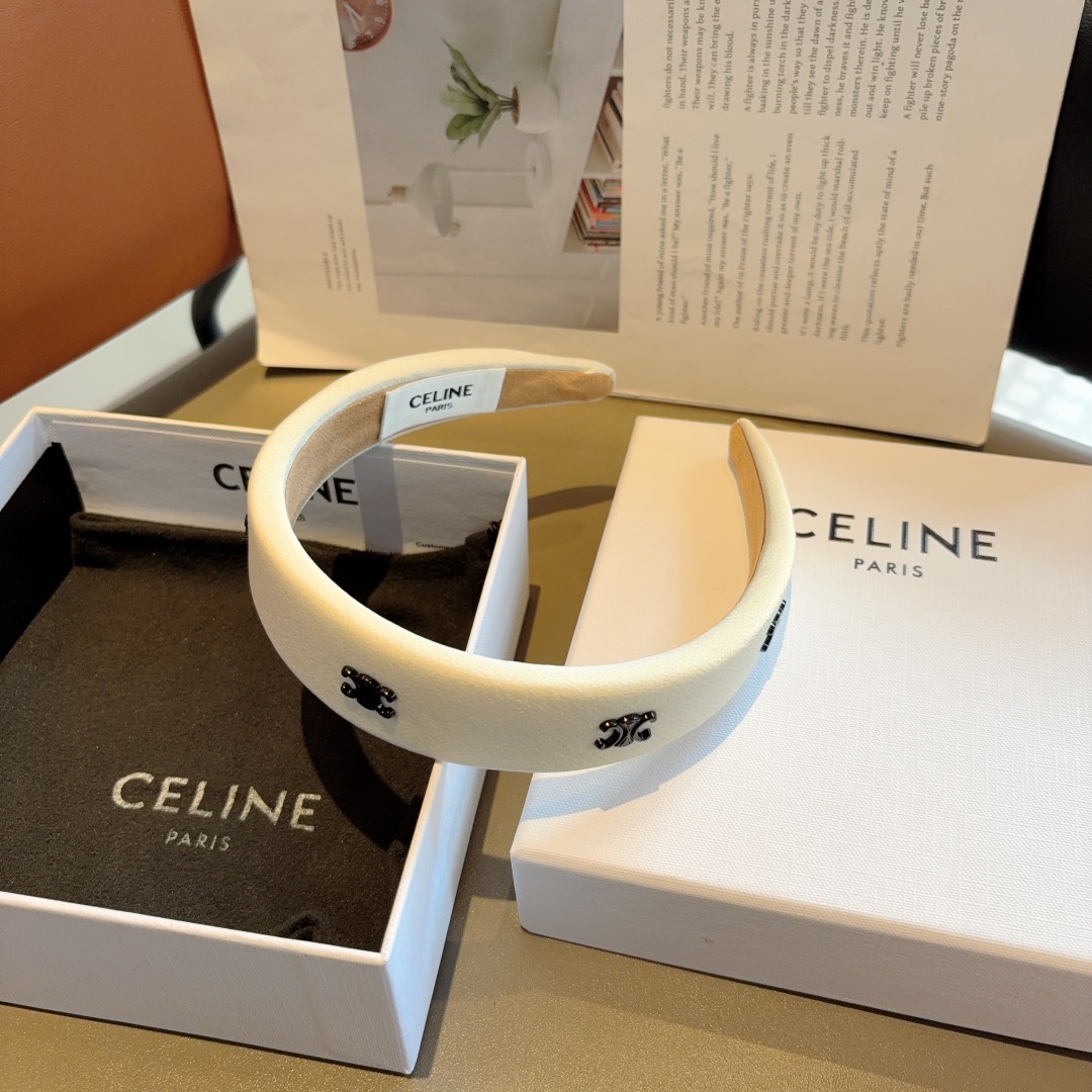 配包装
CELINE（赛琳）网红爆款缎面发箍 佩戴舒适无压力，造型搭配必备头箍！非常时尚百搭！女神必备！