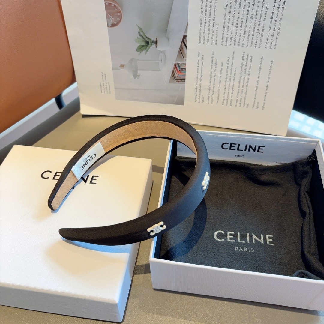 配包装
CELINE（赛琳）网红爆款缎面发箍 佩戴舒适无压力，造型搭配必备头箍！非常时尚百搭！女神必备！