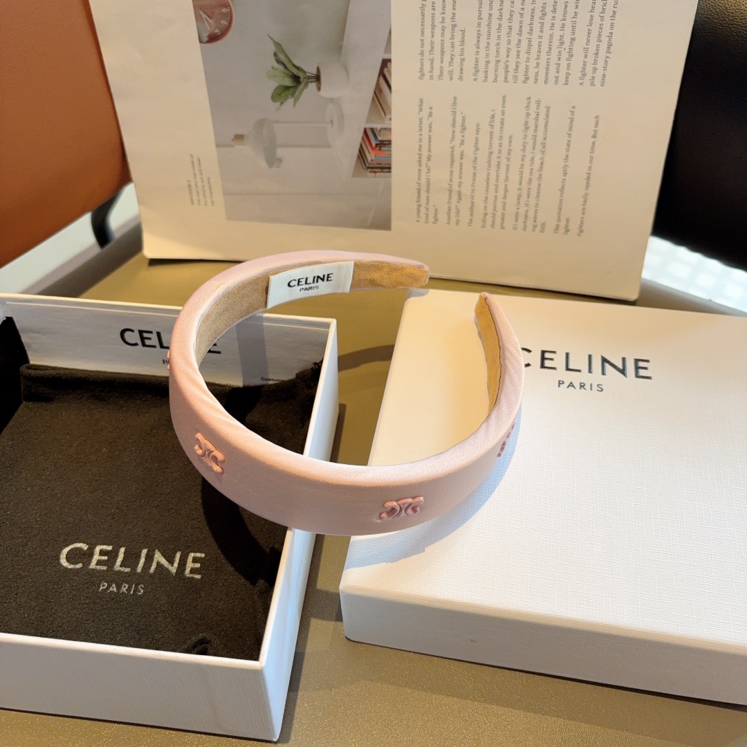 配包装
CELINE（赛琳）网红爆款缎面发箍 佩戴舒适无压力，造型搭配必备头箍！非常时尚百搭！女神必备！