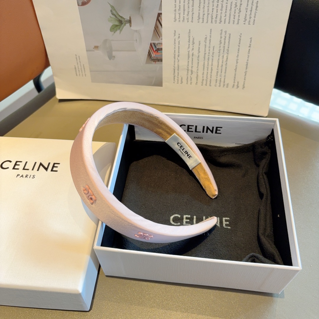 配包装
CELINE（赛琳）网红爆款缎面发箍 佩戴舒适无压力，造型搭配必备头箍！非常时尚百搭！女神必备！