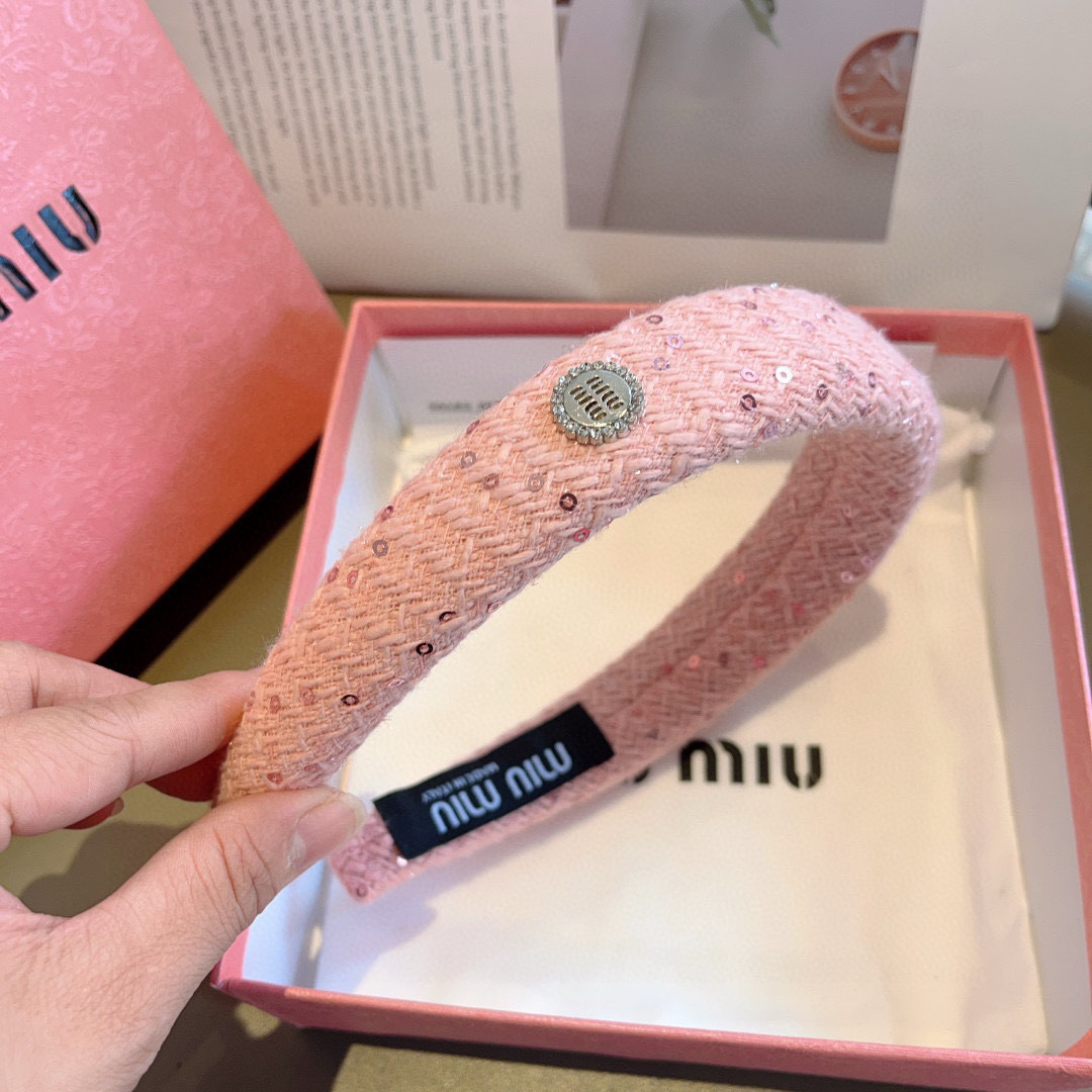 配包装
MIUMIU（缪缪）新款甜美字母手工制作发箍，少女感简约百搭头箍、潮女必备品，超级的高大上！多色