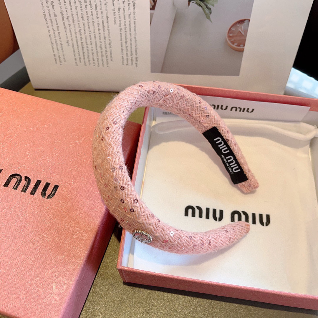 配包装
MIUMIU（缪缪）新款甜美字母手工制作发箍，少女感简约百搭头箍、潮女必备品，超级的高大上！多色