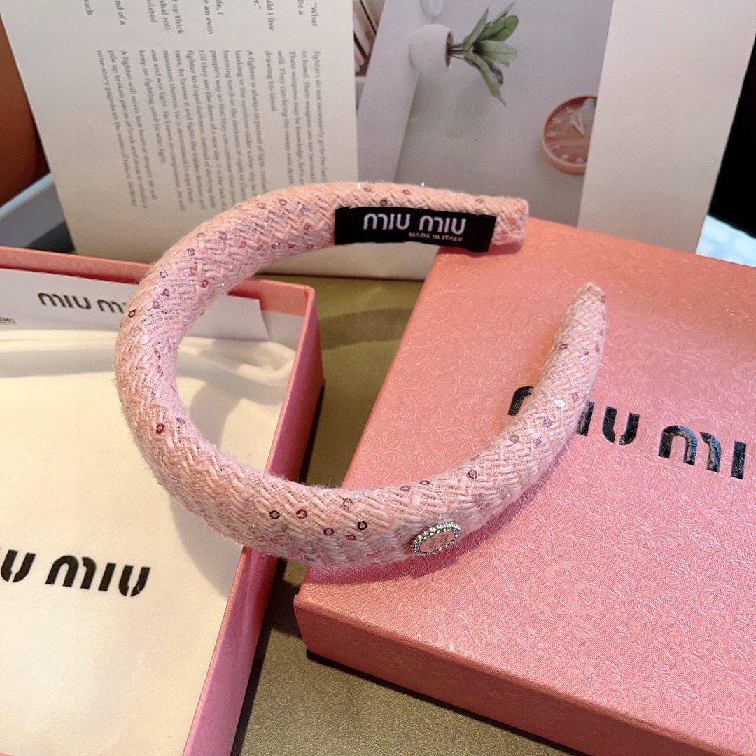 配包装
MIUMIU（缪缪）新款甜美字母手工制作发箍，少女感简约百搭头箍、潮女必备品，超级的高大上！多色