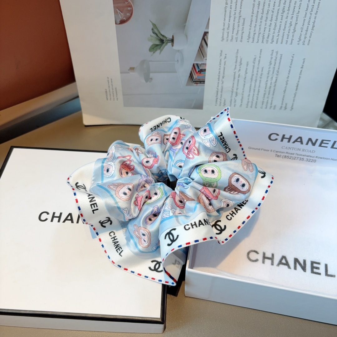 配包装
CHANEL （香奈儿）进口大肠圈皮筋、热门拉布布图案真丝缎面名媛发绳头绳百搭款、细节全部实拍 