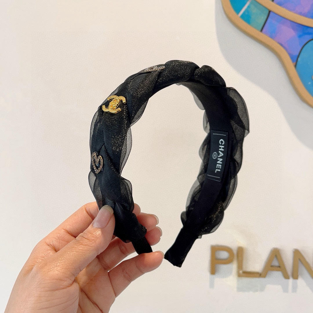 配包装
CHANEL（香奈儿）最新款小香发箍，新品巨显脸小头箍，网红爆款推荐 搭配高端双Ｃlogo ，超