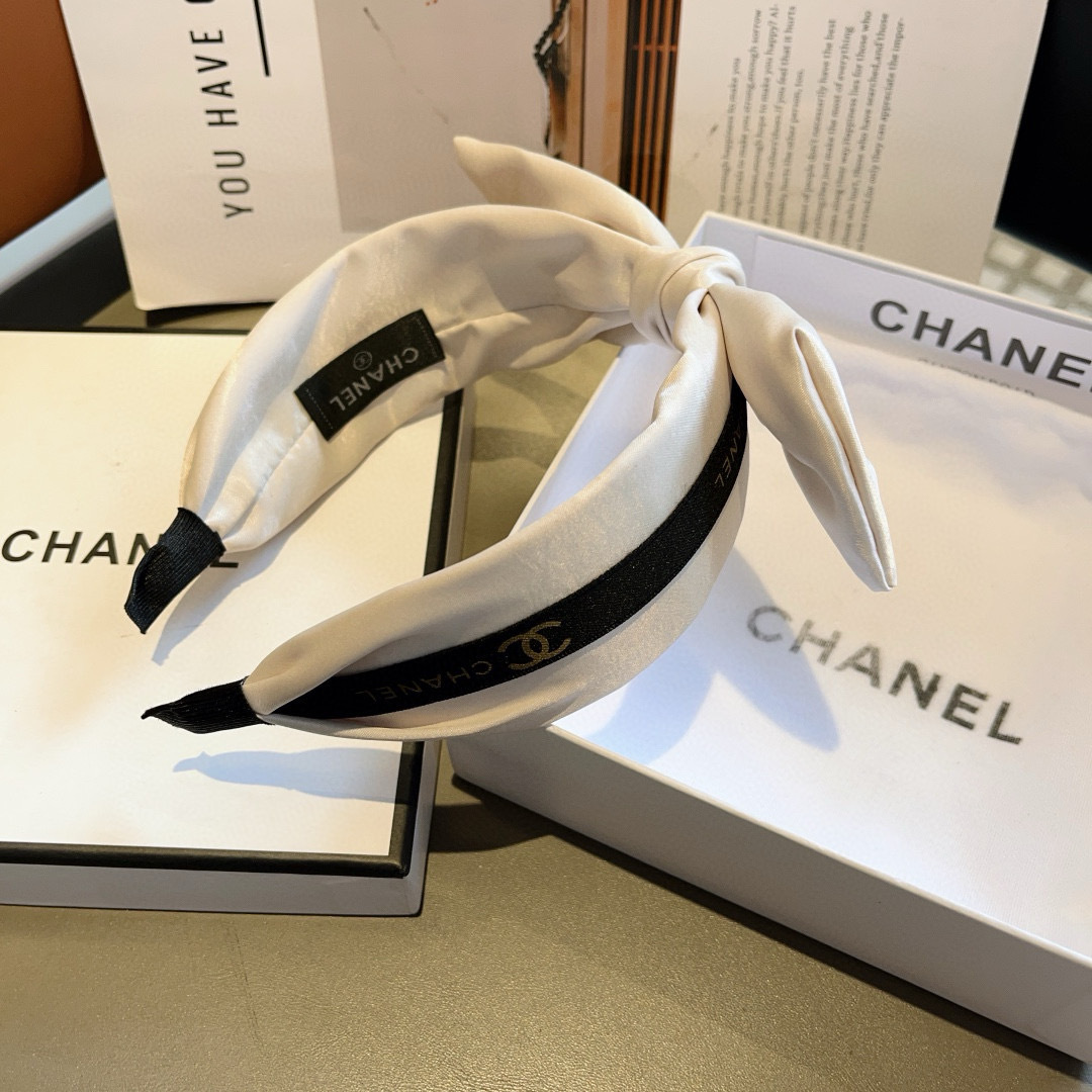 配包装
CHANEL（香奈儿）新款小香宽版蝴蝶结发箍，新品巨显脸小头箍，网红爆款推荐 搭配高端双Ｃ字母l