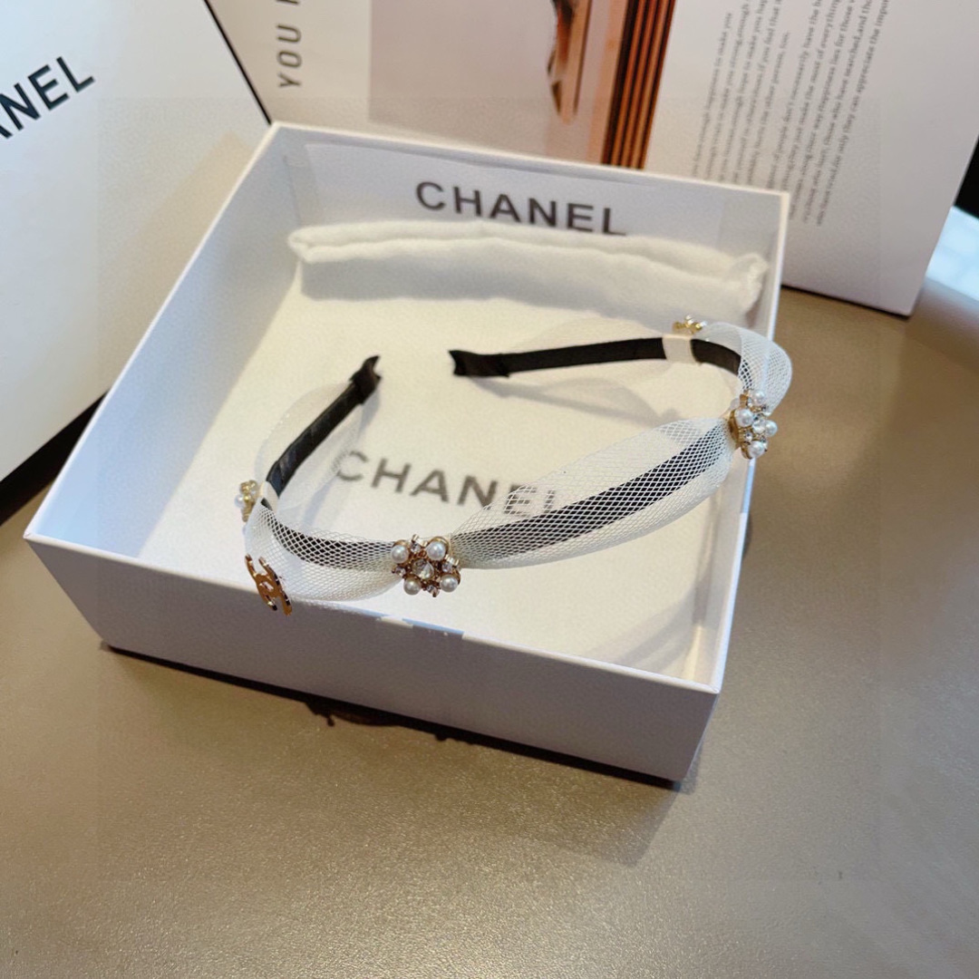 配包装
CHANEL（香奈儿）最新款小香发箍，复古头箍，网红爆款推荐 超精致，时尚百搭！