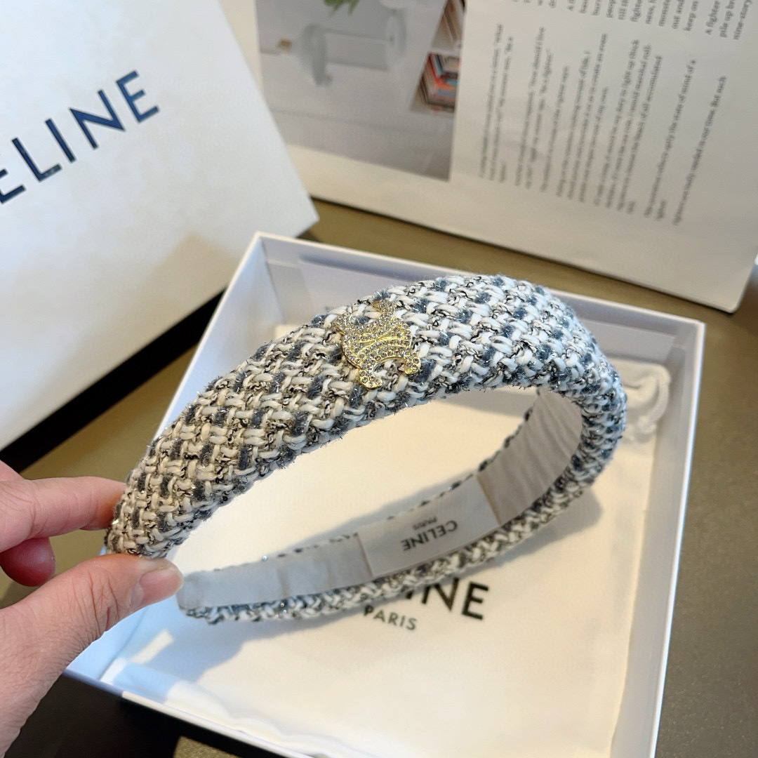配包装
CELINE（赛琳）官方经典新款螺纹褶皱发箍，女神必备头箍，非常舒时尚百搭，舒适潮流款！