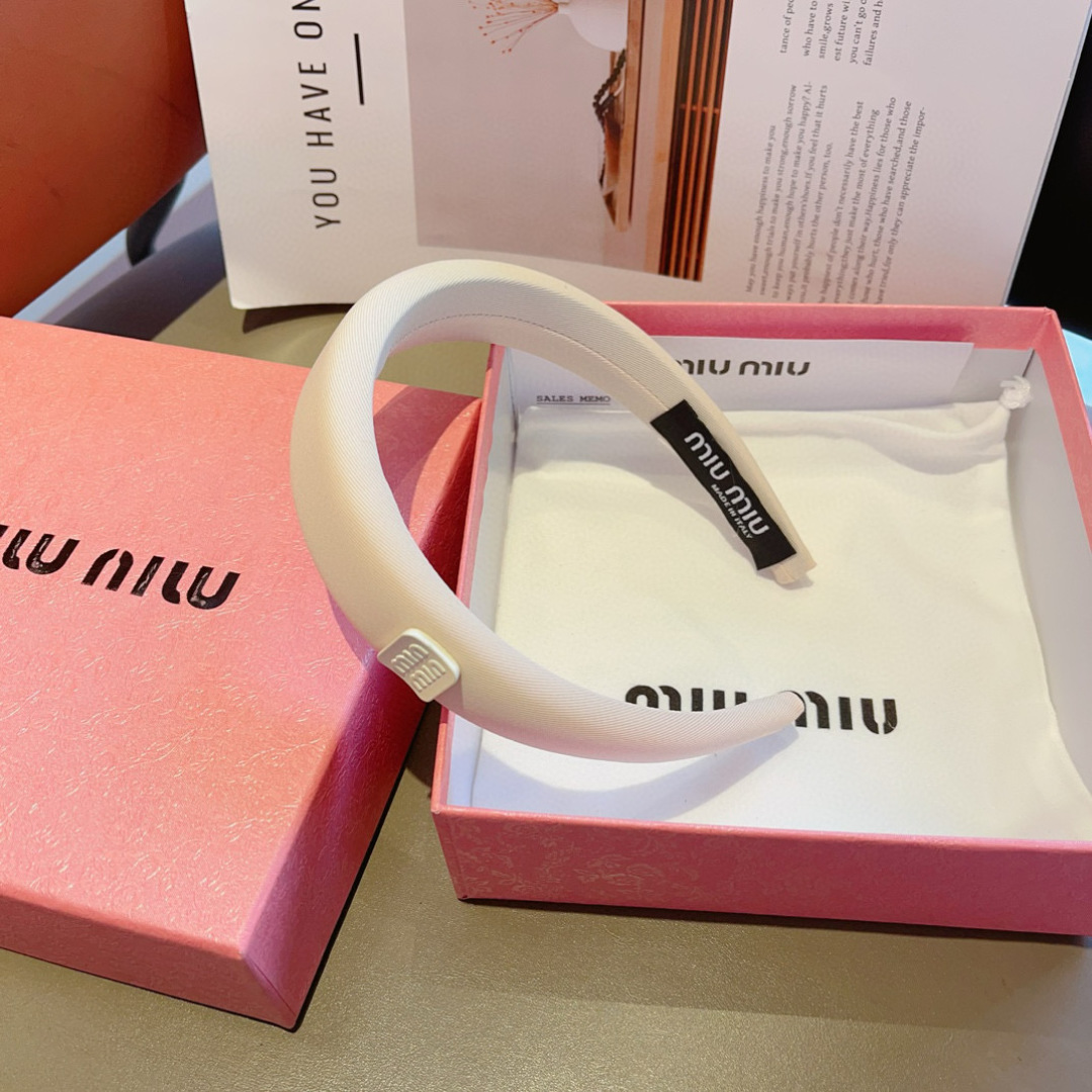 配包装
MIUMIU（缪缪）新款甜美字母手工制作发箍，少女感简约百搭头箍、潮女必备品，超级的高大上！