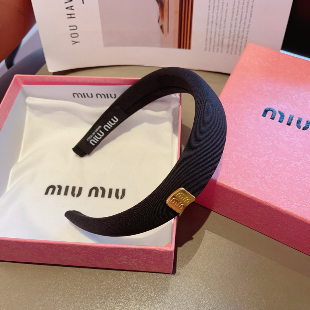 配包装
MIUMIU（缪缪）新款甜美字母手工制作发箍，少女感简约百搭头箍、潮女必备品，超级的高大上！