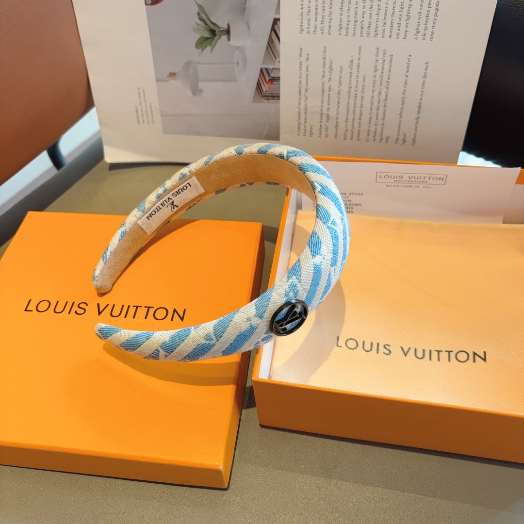 配包装
LV 路易威登 经典新款发箍，时尚可爱宽边头箍，专柜最新款来袭💕时尚百搭，女神必入  ！