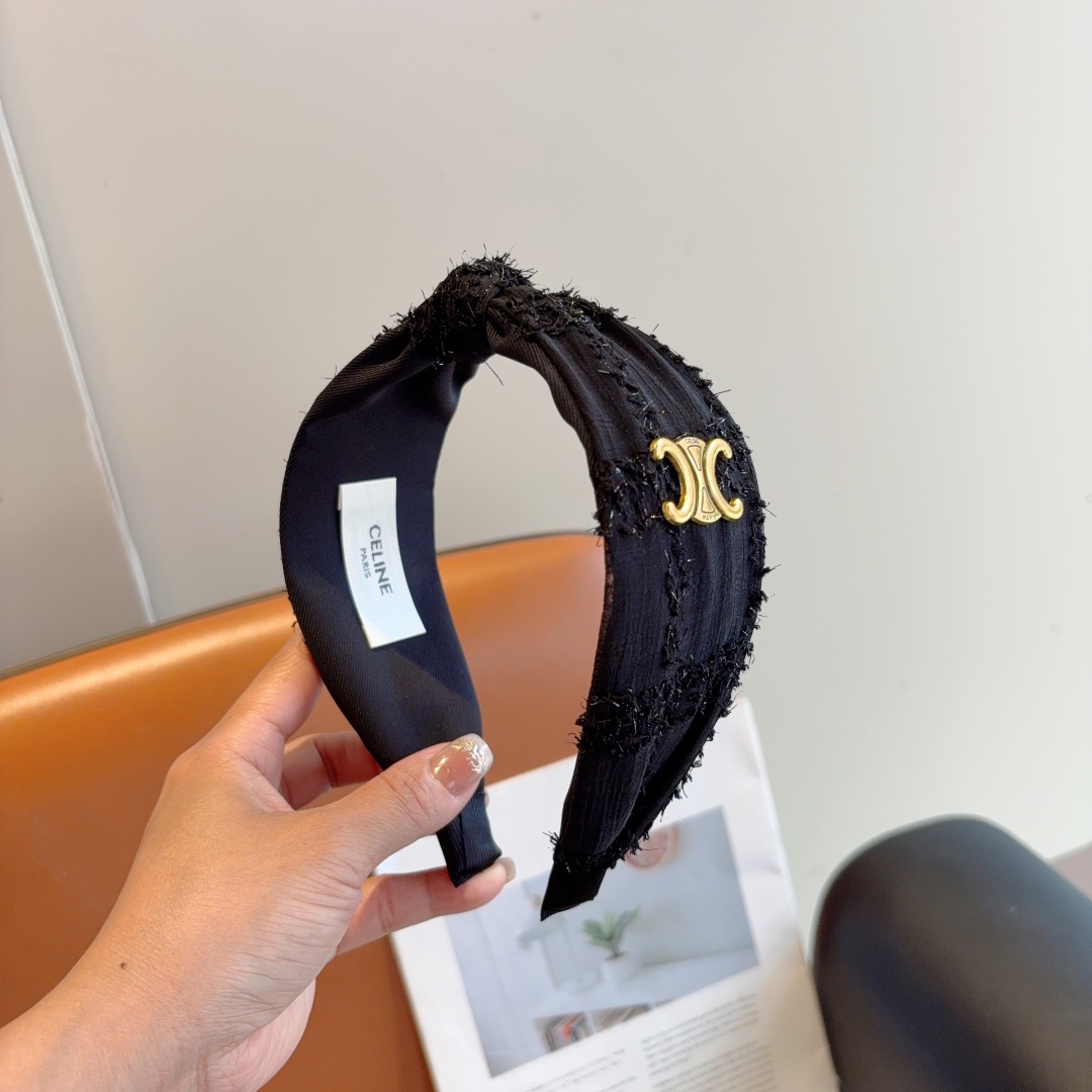 配包装
CELINE（赛琳）新品网红同款发箍，佩戴舒适无压力，造型搭配必备！时尚外出百搭款发饰！