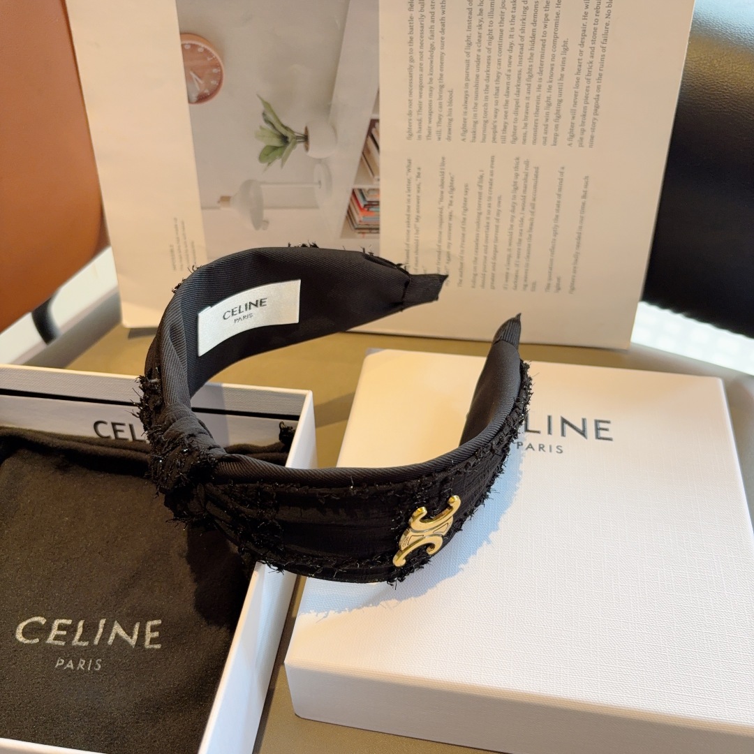 配包装
CELINE（赛琳）新品网红同款发箍，佩戴舒适无压力，造型搭配必备！时尚外出百搭款发饰！