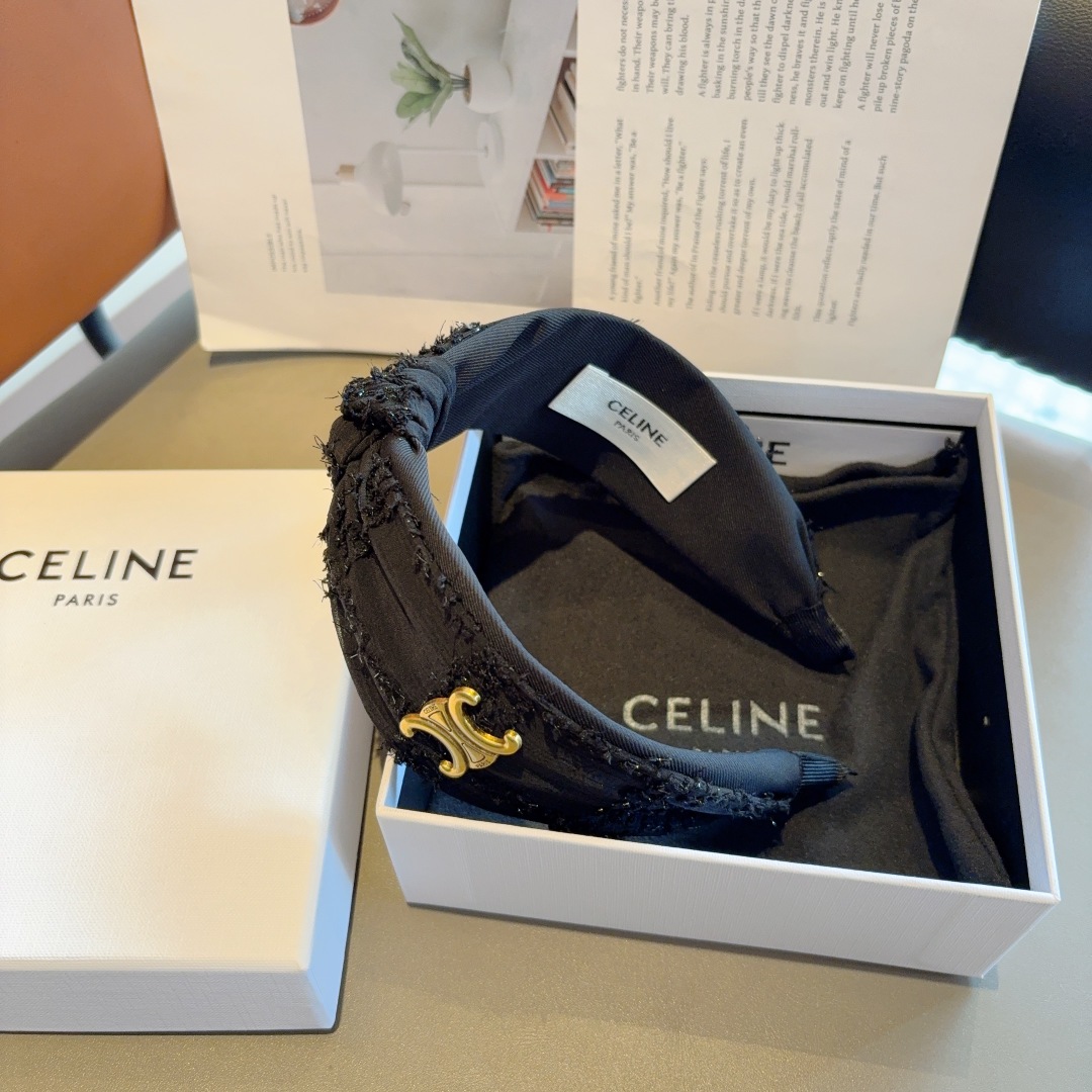 配包装
CELINE（赛琳）新品网红同款发箍，佩戴舒适无压力，造型搭配必备！时尚外出百搭款发饰！