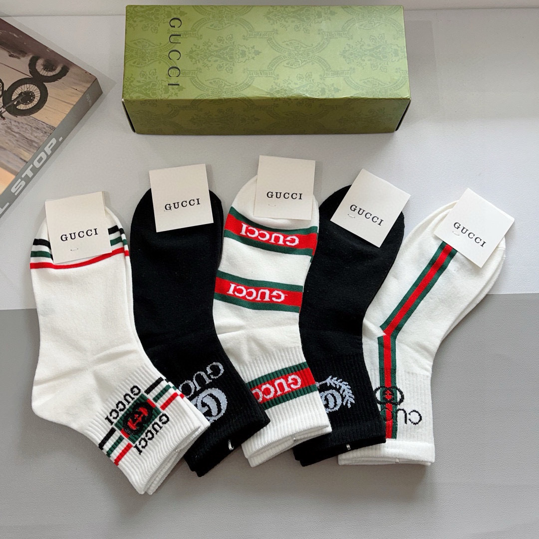 配包装（一盒5双）
GUCCI 古奇2023新款中筒袜子！纯棉面料，火爆图案，专柜同步中筒袜子，💛大牌出