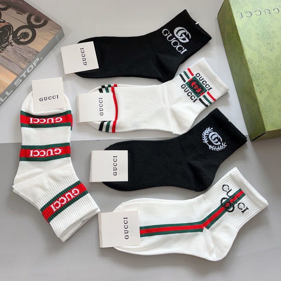 配包装（一盒5双）
GUCCI 古奇2023新款中筒袜子！纯棉面料，火爆图案，专柜同步中筒袜子，💛大牌出