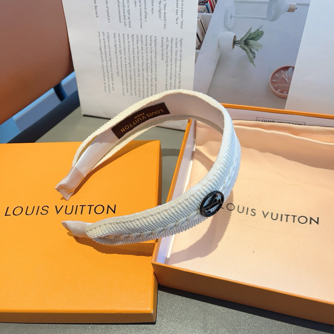 配包装
LV 路易威登 秋冬新款针织毛线发箍，时尚可爱宽边头箍，专柜最新款来袭💕时尚百搭，女神必入  ！