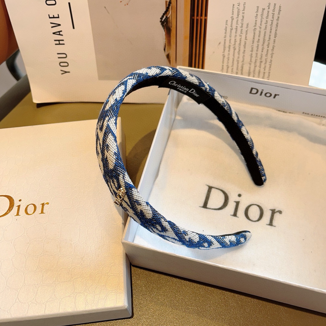 配包装
Dior（迪奥） 火爆新款D字母窄版发箍,专柜品质头箍  让你的魅力绽放 清新淑女范让时尚更简单