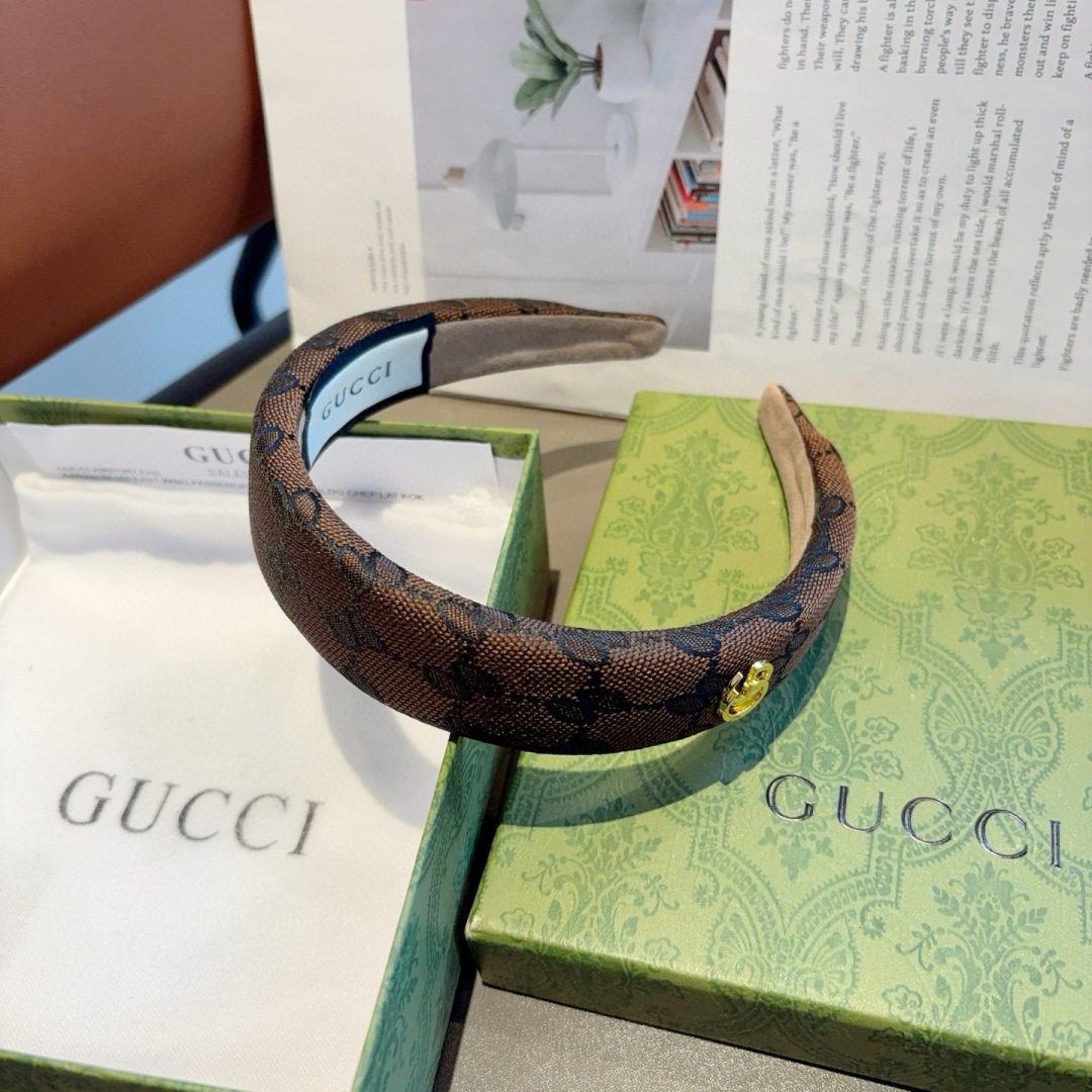 配包装
Gucci古奇 网红经典新款布艺发箍，女神必备单品头箍，非常百搭，时尚潮流款！
