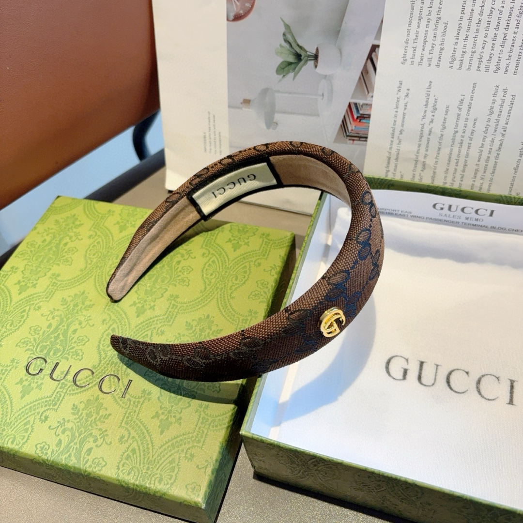 配包装
Gucci古奇 网红经典新款布艺发箍，女神必备单品头箍，非常百搭，时尚潮流款！