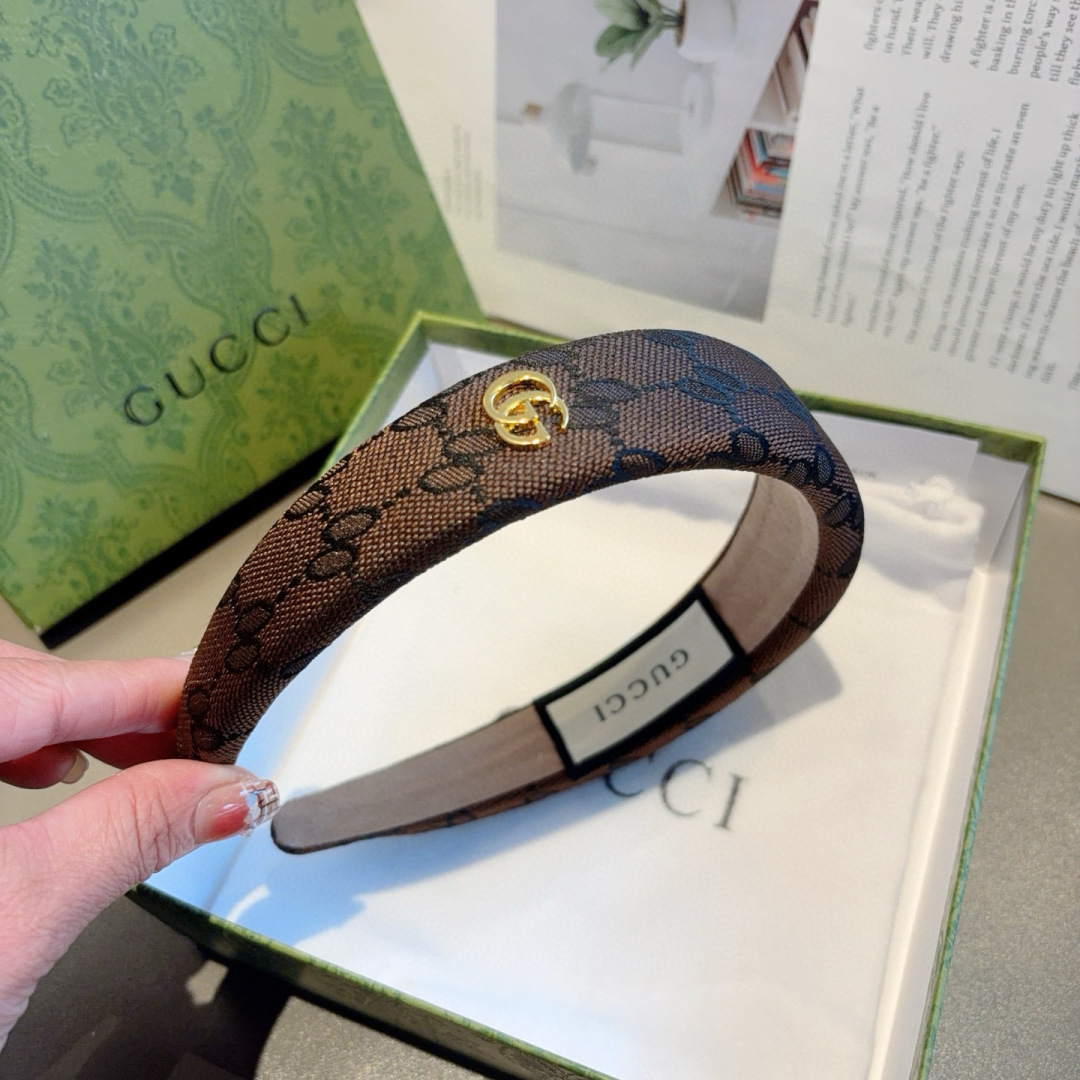 配包装
Gucci古奇 网红经典新款布艺发箍，女神必备单品头箍，非常百搭，时尚潮流款！