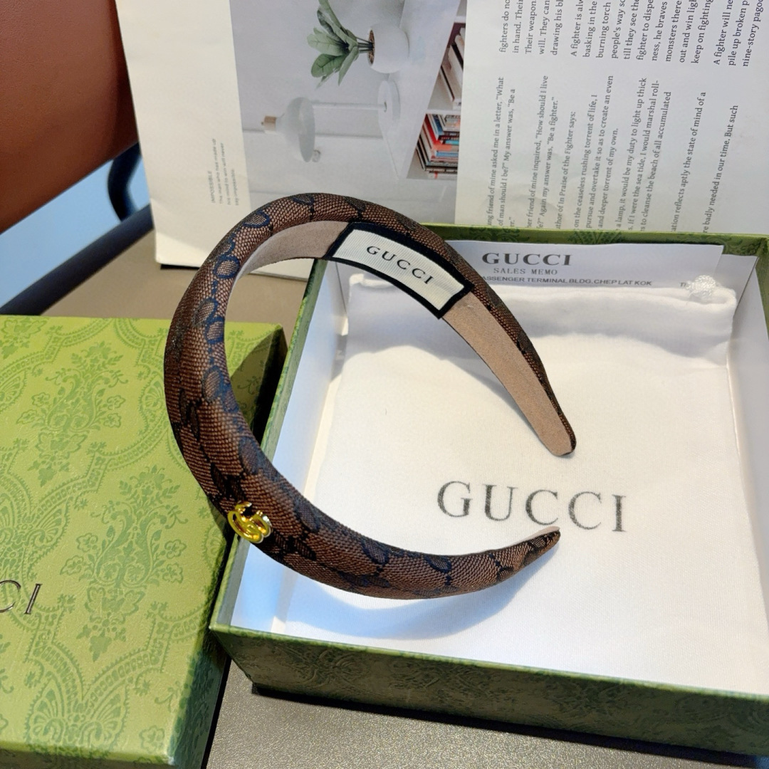 配包装
Gucci古奇 网红经典新款布艺发箍，女神必备单品头箍，非常百搭，时尚潮流款！