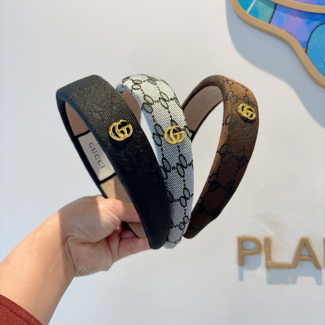 配包装
Gucci古奇 网红经典新款布艺发箍，女神必备单品头箍，非常百搭，时尚潮流款！