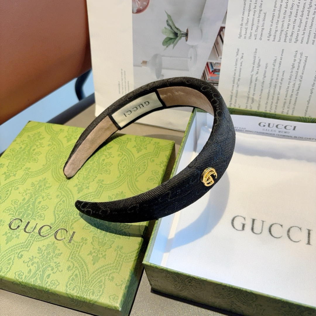 配包装
Gucci古奇 网红经典新款布艺发箍，女神必备单品头箍，非常百搭，时尚潮流款！