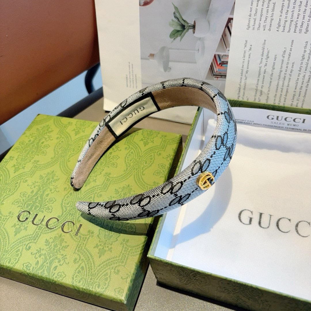 配包装
Gucci古奇 网红经典新款布艺发箍，女神必备单品头箍，非常百搭，时尚潮流款！