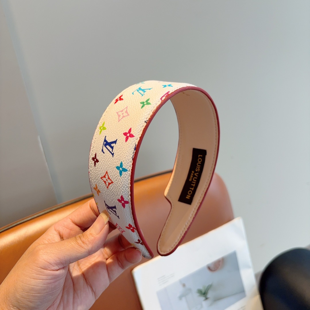 NO:369033,Packaging Louis Vuitton LV super hot official website new old-fashioned headband headband hairpins, hairpins, louis vuitton, louis vuitton, hairpins19860909配包装 路易威登 LV 超火爆官网新款老花发箍 头箍发夹,发夹,louis vuitton,louis vuitton,hairpins,accessory