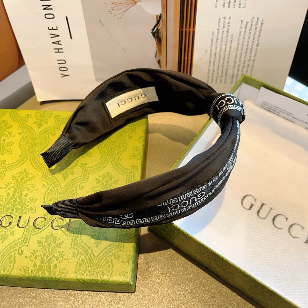 配包装
Gucci古奇 网红经典新款发箍，女神必备单品头箍，非常百搭，时尚潮流， 火爆 多色出货...