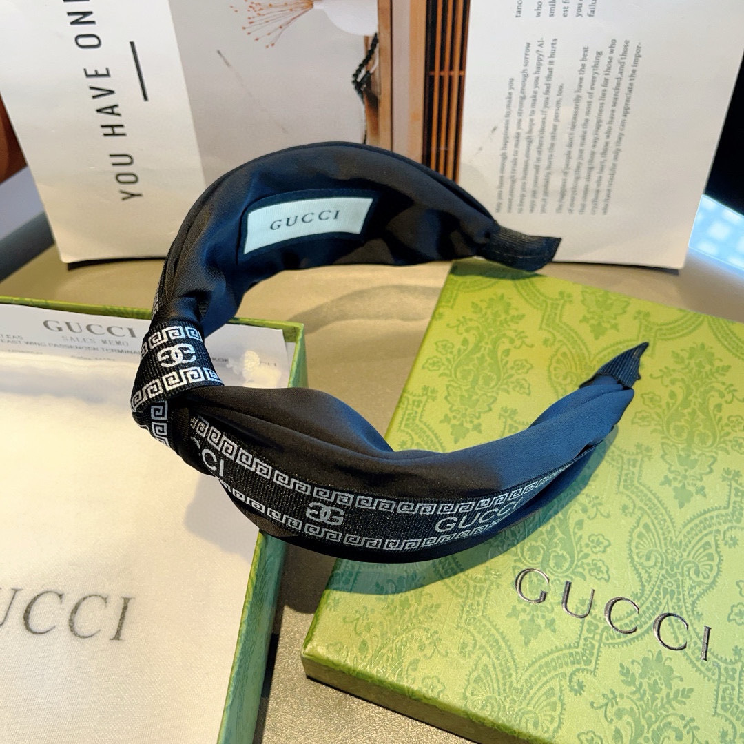 配包装
Gucci古奇 网红经典新款发箍，女神必备单品头箍，非常百搭，时尚潮流， 火爆 多色出货...