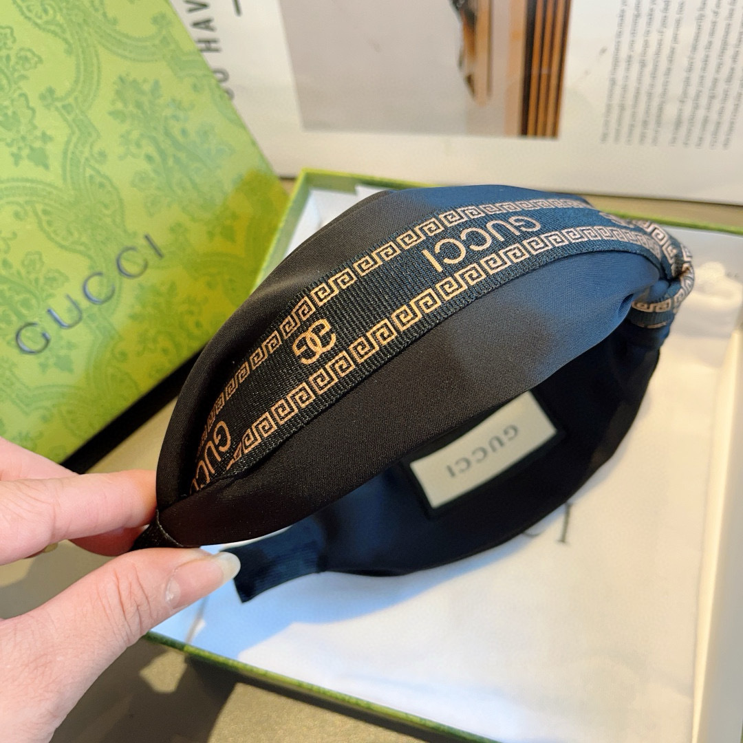 配包装
Gucci古奇 网红经典新款发箍，女神必备单品头箍，非常百搭，时尚潮流， 火爆 多色出货...